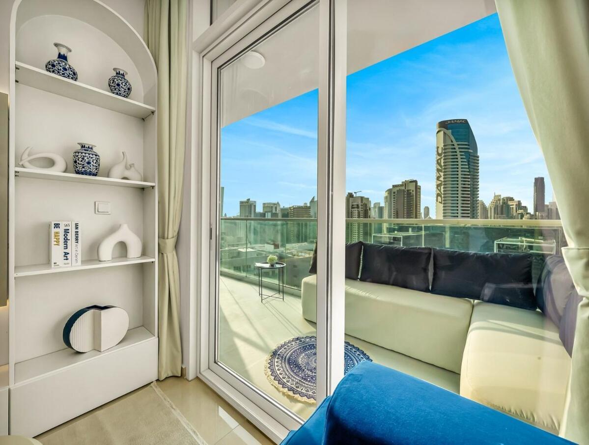 Apartment Luxury Apartment With Balcony & Full Burj Khalifa View By Dejaview Stays *