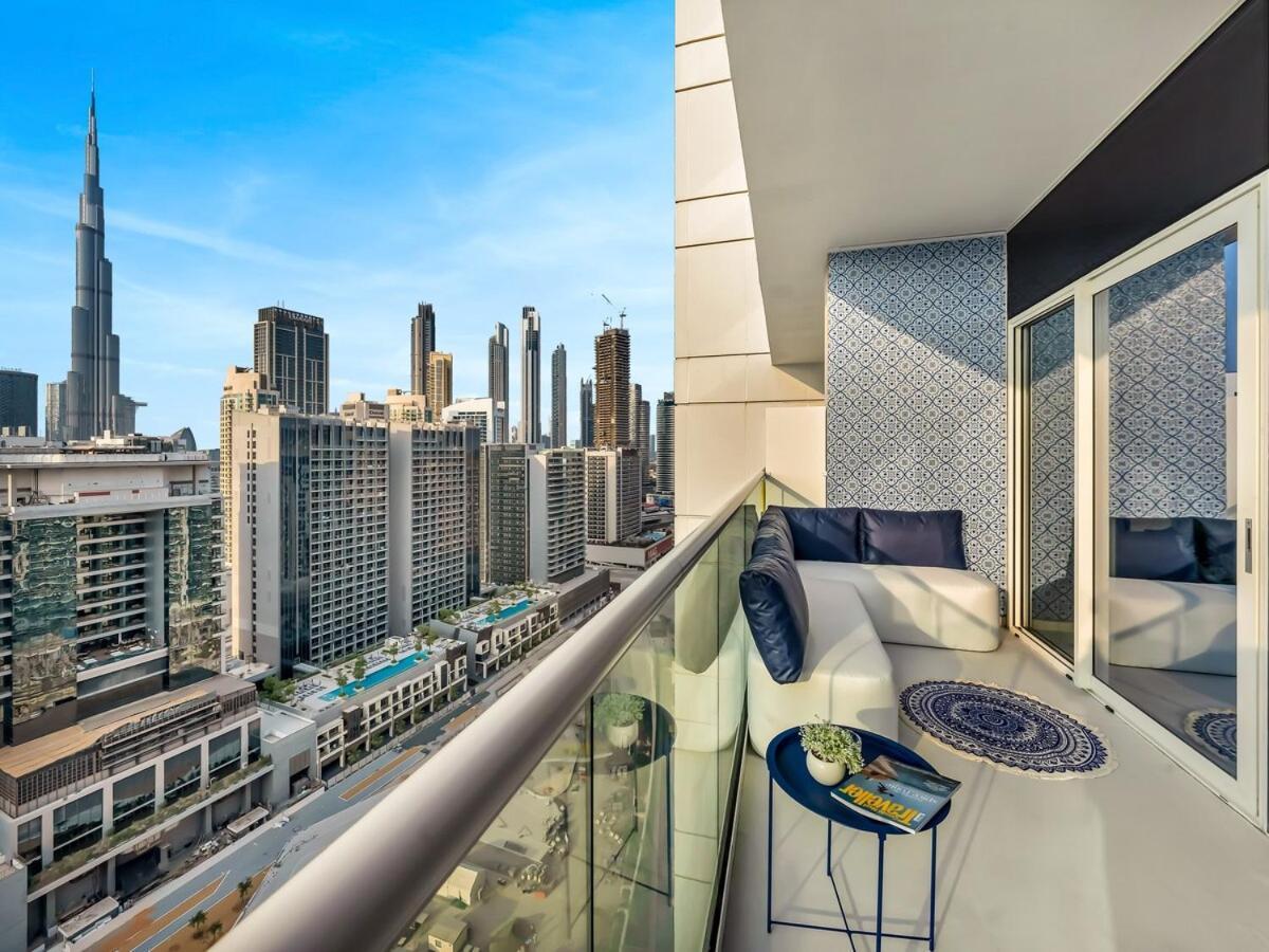 Luxury Apartment With Balcony & Full Burj Khalifa View By Dejaview Stays Apartment